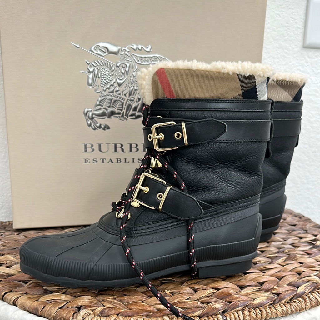 Burberry Black And Tan Winter Rain Boots With Gold Buckles